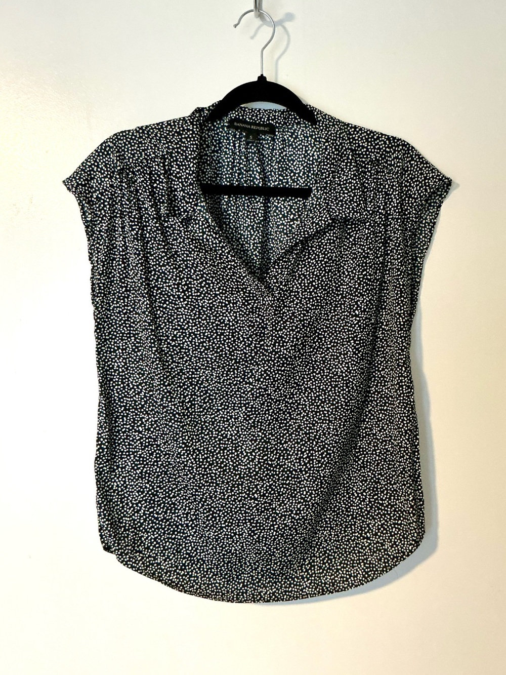 Banana Republic Black and White Dot Cap-Sleeve V-Neck Blouse